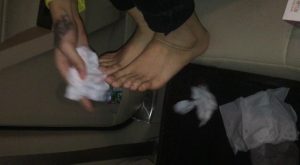 私人订制送小姨子回家在车上玩美足