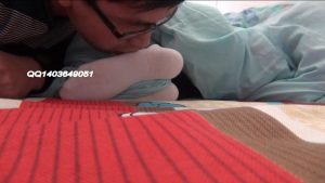 死变态欺负合租女孩