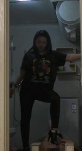 小刚流浪记！哈尔滨冰雨主人的脚奴+呕吐物痰盂哈尔滨冰雨主人的脚奴+呕吐物痰盂