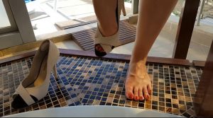 性感玉足洗干净等你