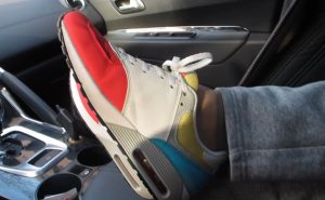 80RMB请来的广场舞大妈肉丝裸足运动鞋惊呆我了