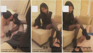 台湾女神联盟伊娃调教恋足犬让他记住我的味道