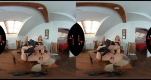 RV美女舔黑靴黑丝超级刺激