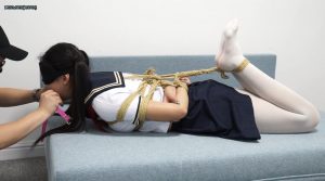 18岁妹子初次绳艺体验