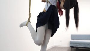 18岁妹子初次绳艺体验