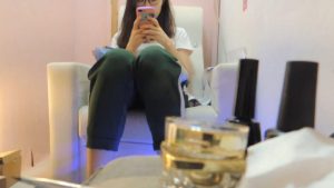 美甲店的那些事---穿校服的学生妹