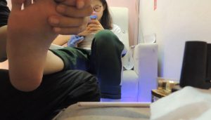 美甲店的那些事---穿校服的学生妹