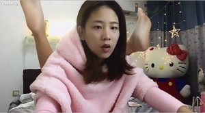 女主播脱鞋给你看美足，12分钟