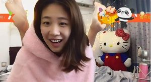 女主播脱鞋给你看美足，12分钟