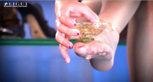 丽柜--Vicky一失足成千古爱