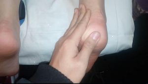 25岁少妇来店里去死皮