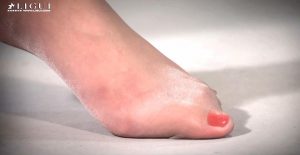 丽柜---丝袜女秘书