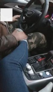 【恋足】女神套路旧同学给她吻臭棉袜脚