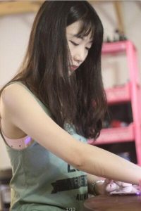 最嫩白脚视频9分钟