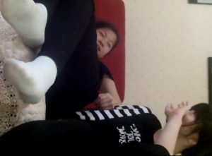 2个高中生兼职做足模白袜+肉丝磨我