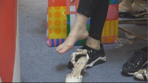 [子林4K视频]长发清纯女孩，脚好看，穿什么鞋都觉得性感[0550]