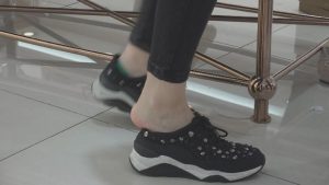 [子林4K视频]长发清纯女孩，脚好看，穿什么鞋都觉得性感[0550]