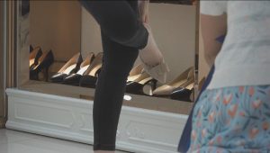 [子林4K视频]长发清纯女孩，脚好看，穿什么鞋都觉得性感[0550]