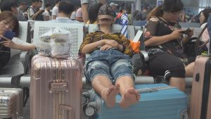 [子林4K视频]轻熟少妇独具风韵，一双劲足露得坦荡彻底[0640]