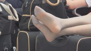 [子林4K视频]年终爆款感天动地：冷冷的和谐号铁姐，伸直销魂丝足长腿带你上天[0645]