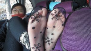 刘老师车内尝试性感蕾丝袜