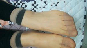 经典速度下，少妇的褐色丝足大特写，5分06秒