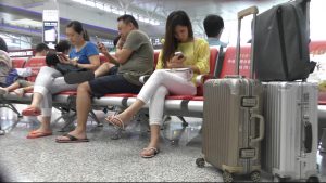 【4K视频】穿人字拖的美足，脚底若现，更何况是美女挑鞋 下 5分40秒