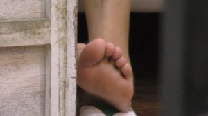 【4K视频】躲在柜台后面羞羞答答的裸足和足底 4分34秒