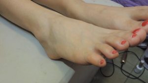 两个妙龄小护士脚的脚