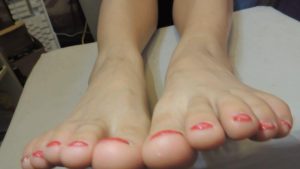 两个妙龄小护士脚的脚