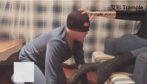 【妆主大大】黑靴套白袜蹂躏小奶狗贱