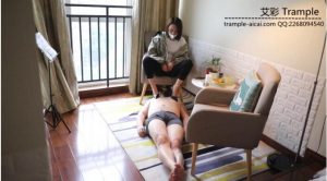 圣蒂高跟踩踏深喉狠虐贱奴