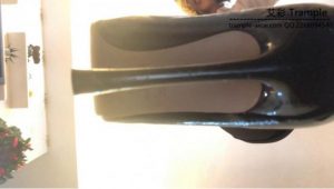 宣萱定制pov虐脚下贱狗