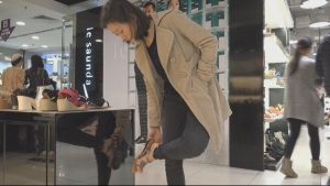 [子林4K视频]清秀少妇扫荡鞋柜，那叫一个行云流水[0355]