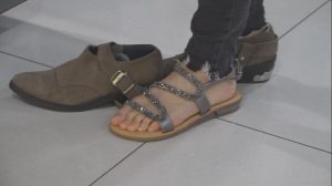 [子林4K视频]清秀少妇扫荡鞋柜，那叫一个行云流水[0355]