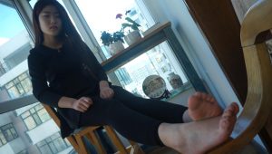 【3113原创视频】气质姚姚室内裸足秀