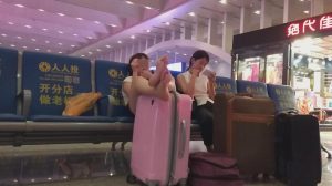 【Tim精华视频】赤足玩手机的MM脚趾修长[0133]