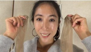 日本居家美妇展示穿了15天靴子的臭脚（2.55G）