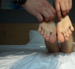 初中生兼职脚模第一次就被TK