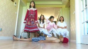 闻舔4位00后萝莉女主丝袜底被羞辱踩下体！