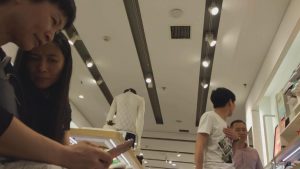 鞋店两个试鞋的棉袜嫩足美女[0122]