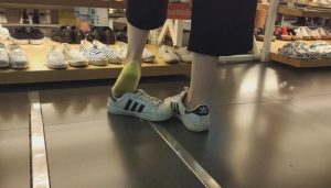 长的像牛奶糖一样的船袜板鞋MM试鞋玉足非常细嫩[0311]