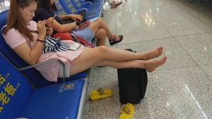 候车室的裸足MM小合集