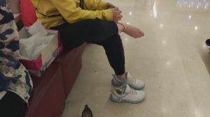 鞋店穿脱船袜的试鞋嫩足MM合集