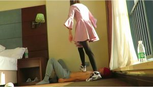 【AJ女神】羞辱踩踏磕头虫贱狗