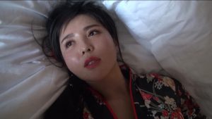 【网友作品】将三个Cosplay女孩勒昏玩白丝黑丝白袜脚