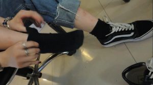 银行员工捂的超白的嫩足