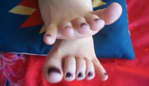 高妹鑫宇的雪白性感嫩脚