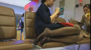 近距离拍摄黑丝制服美女足底[0221]