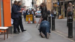 繁华大街公开调狗奴